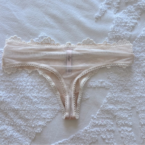 Victorias Secret Embroidered Set - Picture 8 of 8